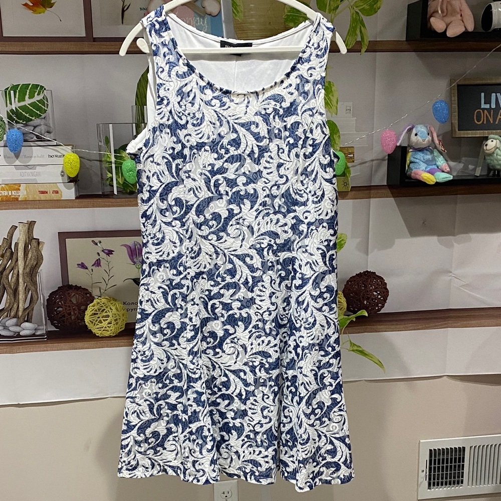 Perceptions Navy and White Floral Scroll Sleeveless Mini Dress XL. Ptp is 22.